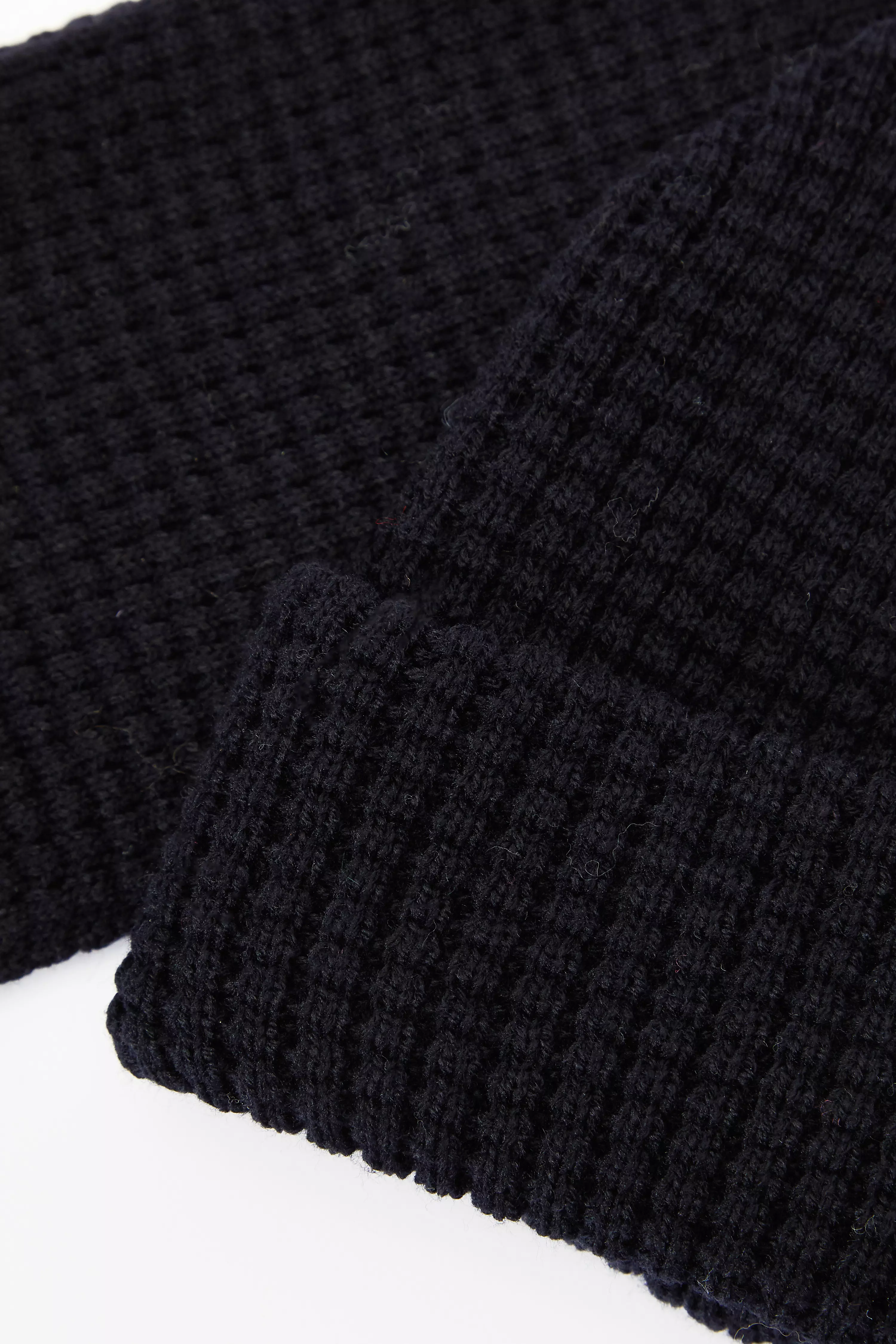 Black Hat And Scarf Set