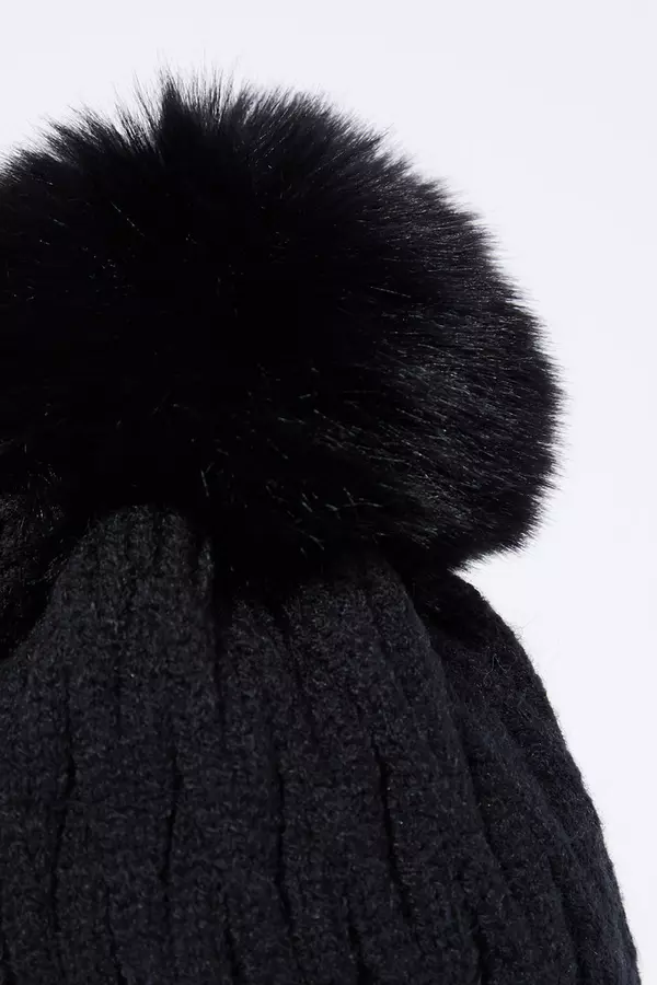 Black Knitted Faux Fur Pom Hat