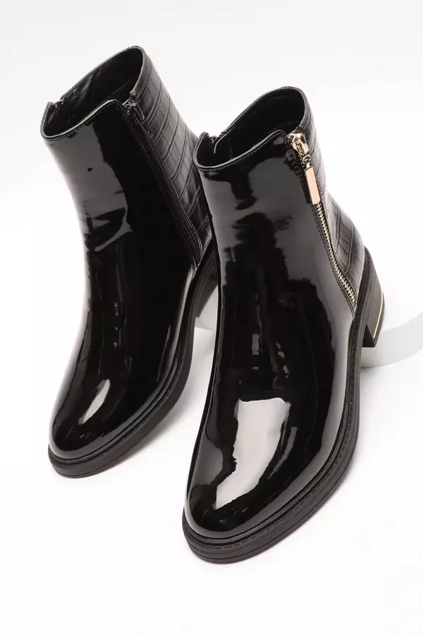 Black Crocodile Zipper Ankle Boots