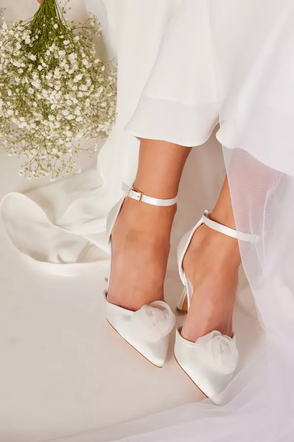 Bridal White Satin Corsage Court Heels