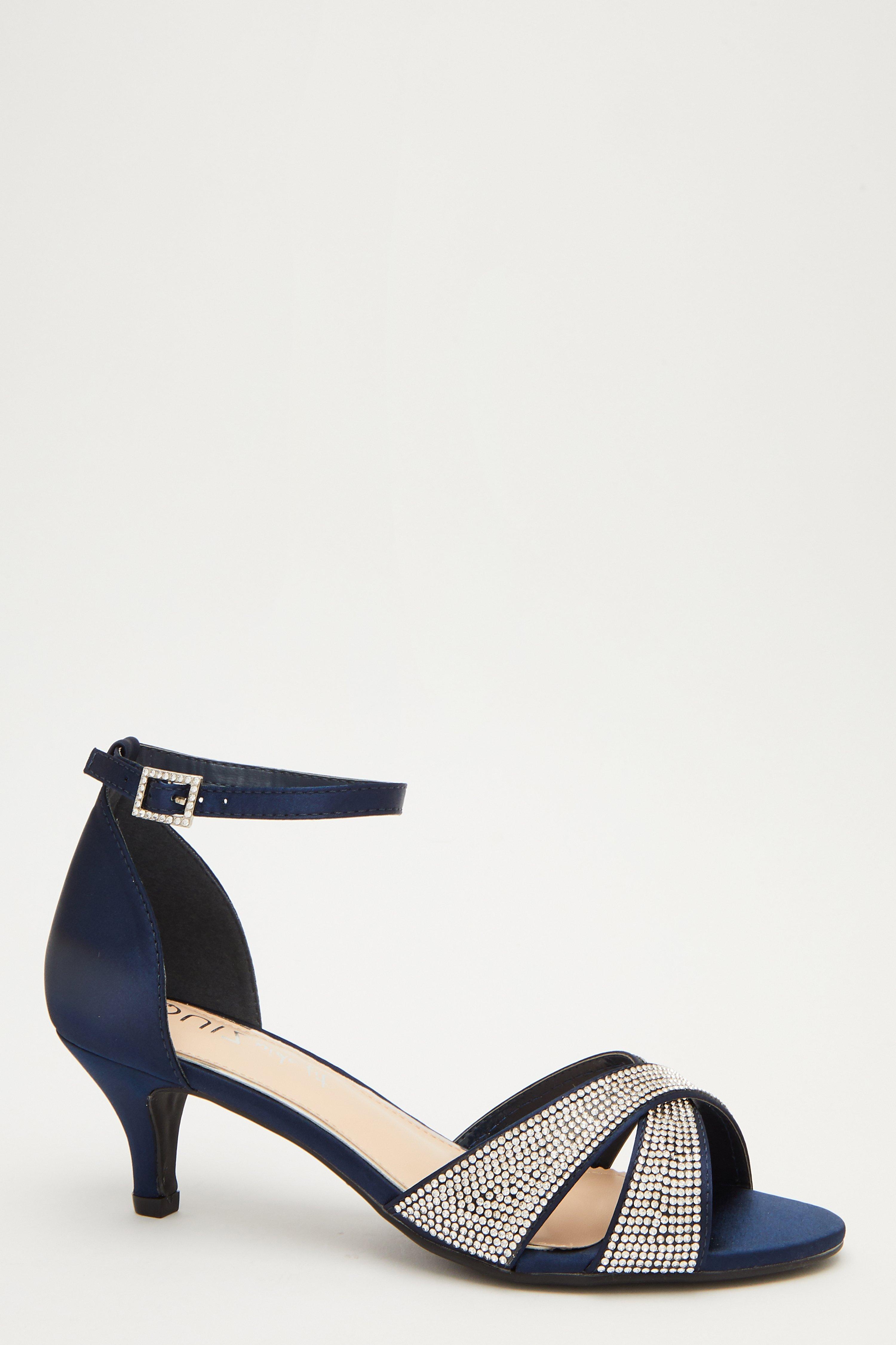 Navy sandals hot sale low heel