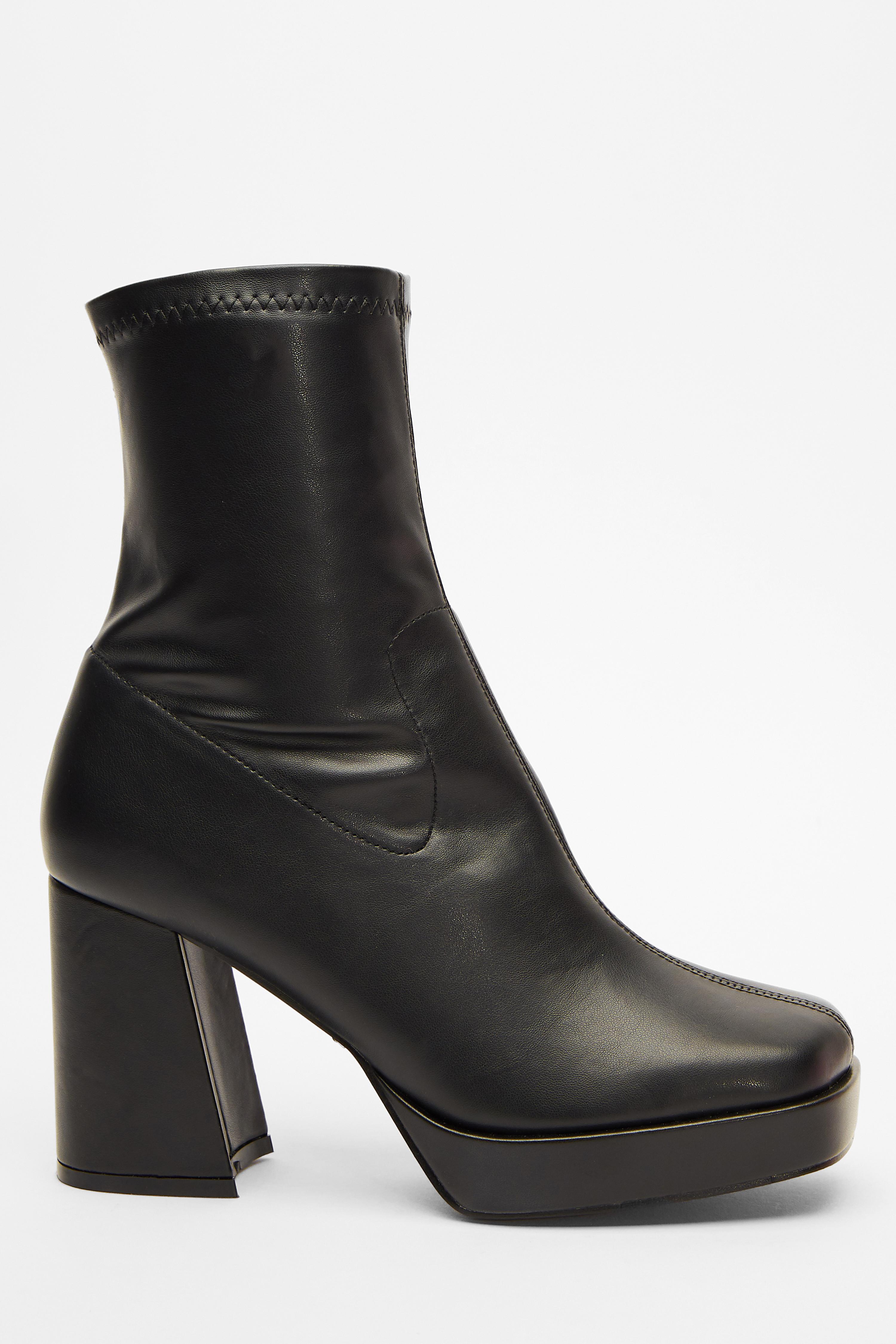 Quiz block store heel ankle boots