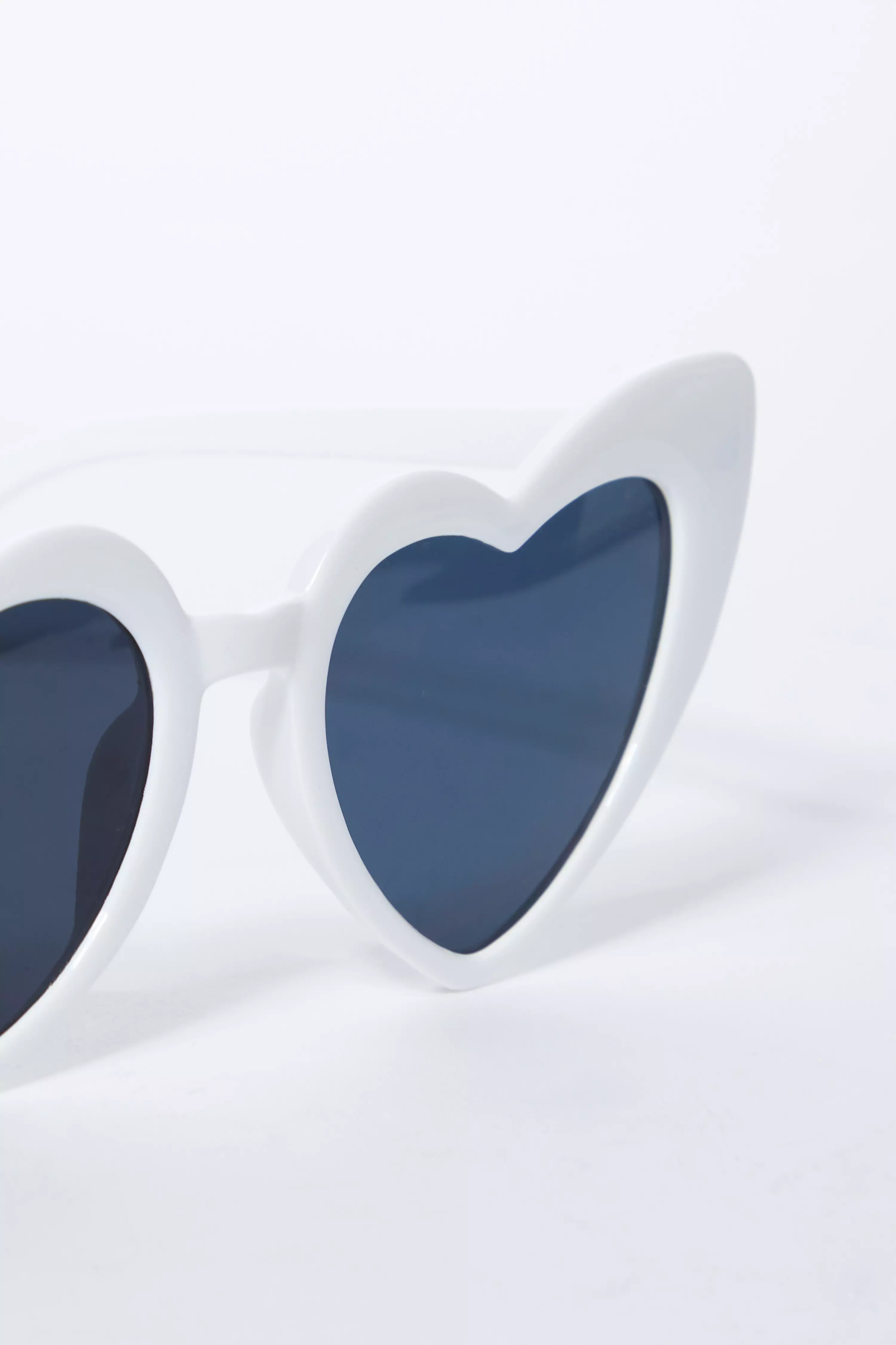 Bridal White Heart Sunglasses QUIZ Clothing