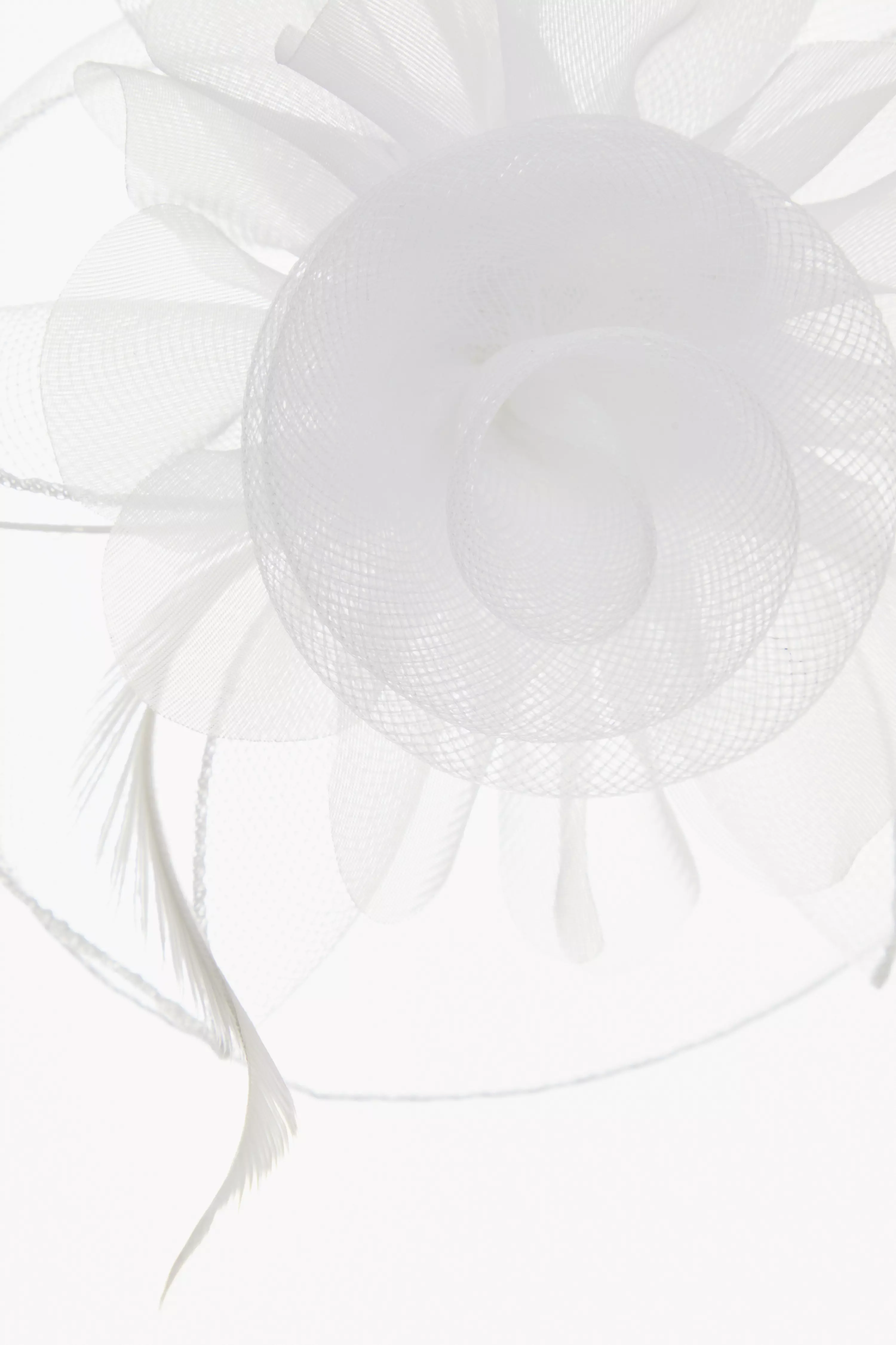 White Petal Clip Fascinator QUIZ Clothing