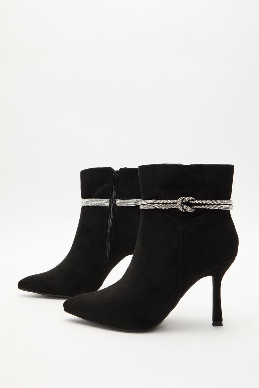 Quiz on sale diamante boots