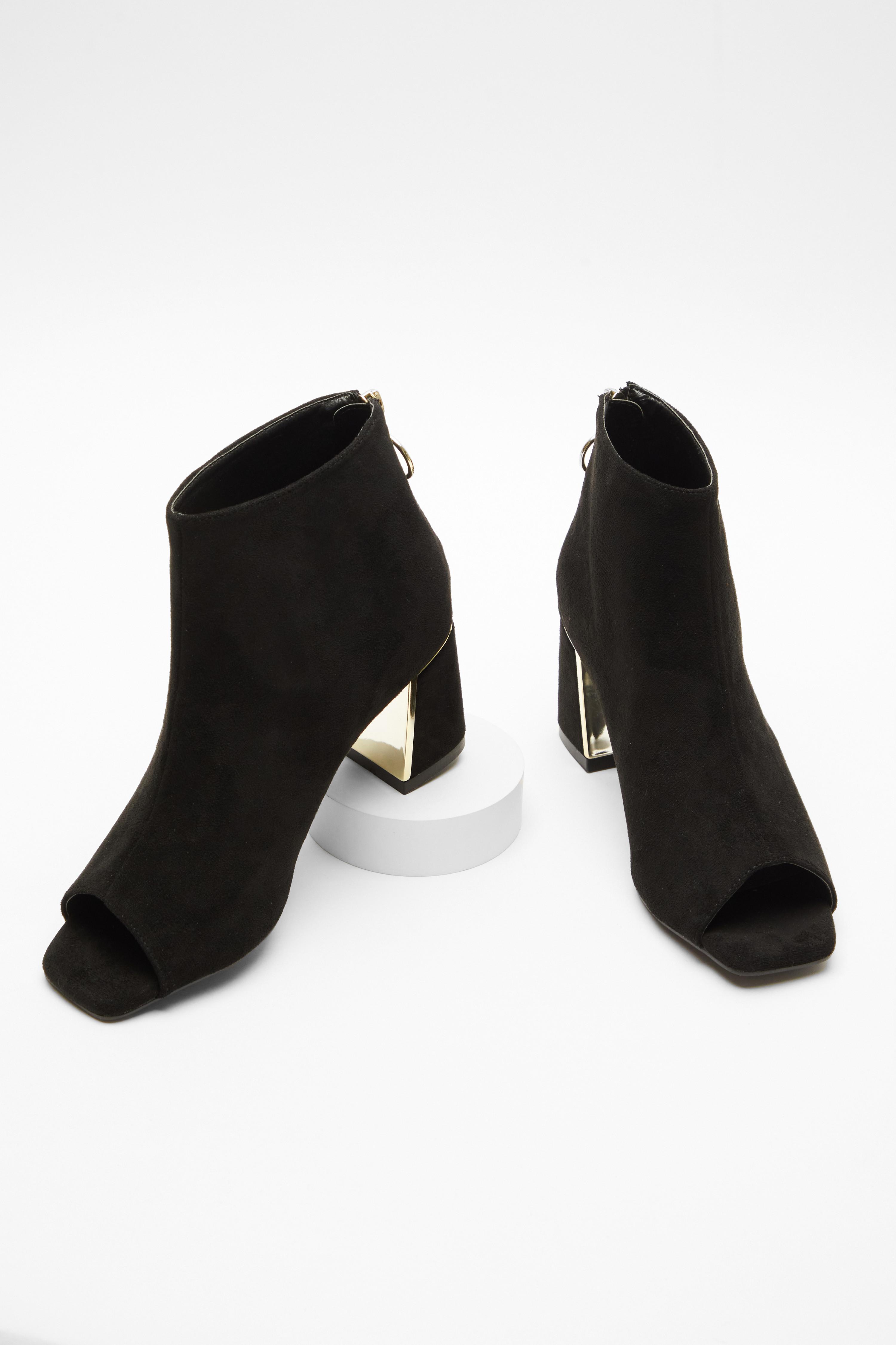 Black closed toe booties best sale