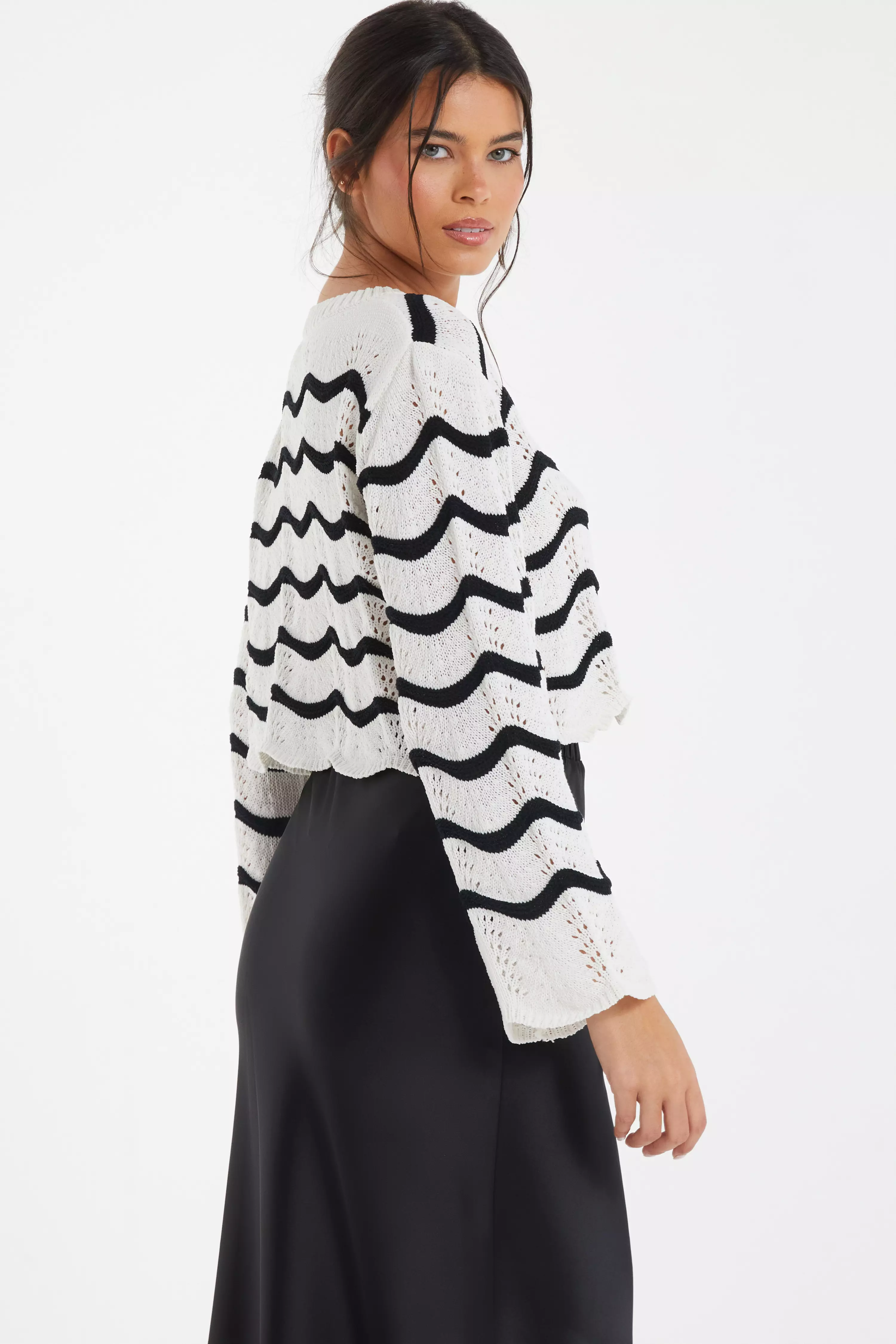 Black Wavy Print Knitted Cropped Jumper QUIZ Clothing
