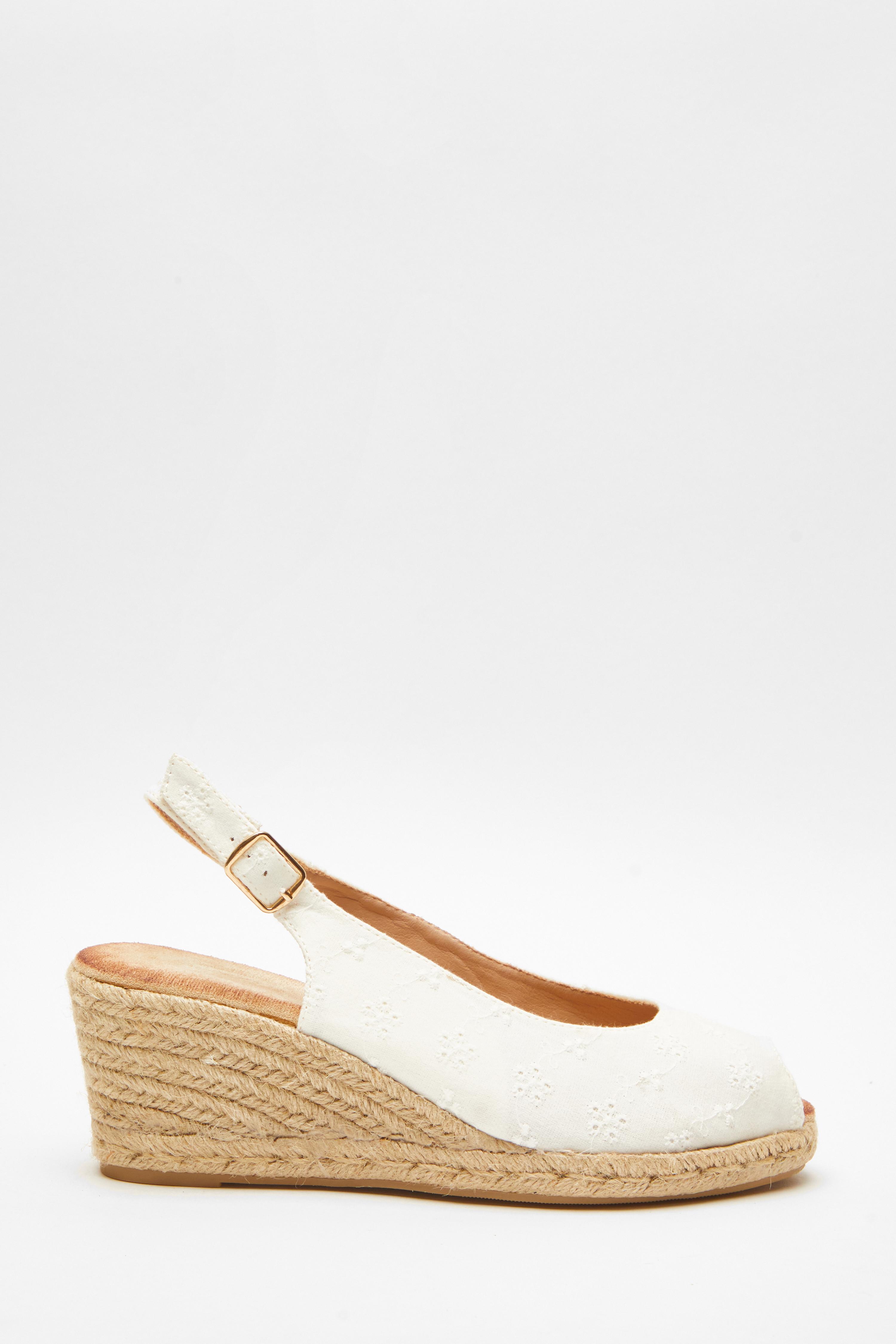 Quiz best sale white wedges